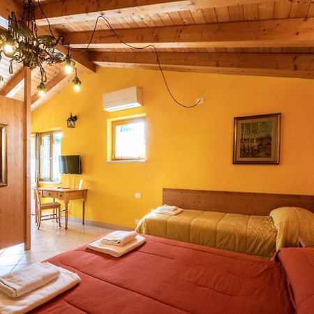 Agriturismo Il Porcellino Куинто-ди-Вальпантена Экстерьер фото