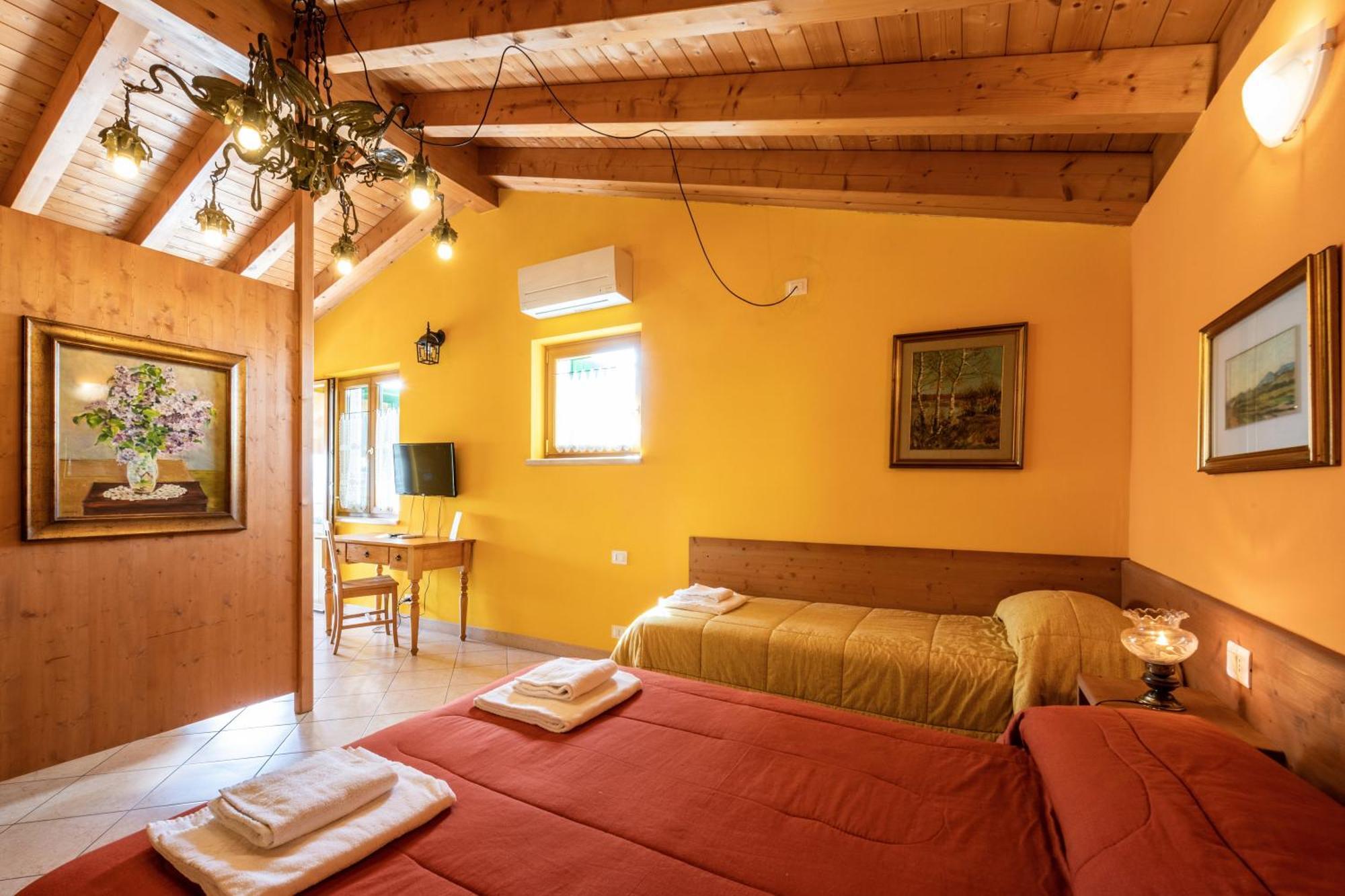 Agriturismo Il Porcellino Куинто-ди-Вальпантена Экстерьер фото